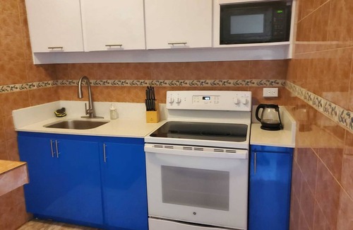 Santurce House | Heart of San Juan, Near Beach 1BR/1BA with WEEKLY DISCOUNT!