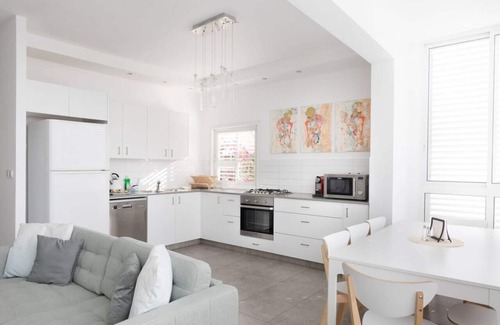 Tel Aviv City Center Apartment | Heart of Tel-Aviv Spacious Stay by Sea N' Rent