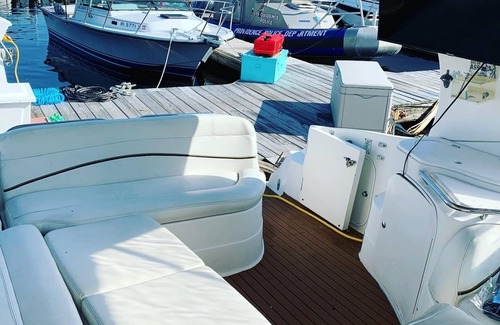 Fox Point Boat Rental | Heated Boat Experience - Heart of Providence