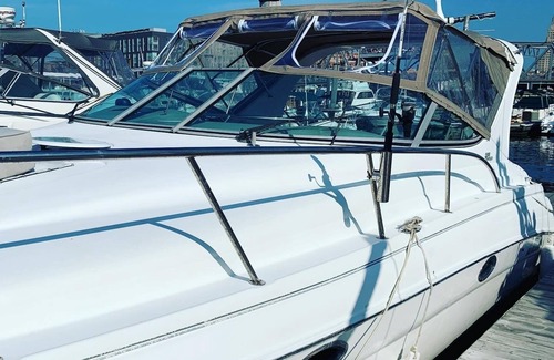 Fox Point Boat Rental | Heated Boat Experience - Heart of Providence