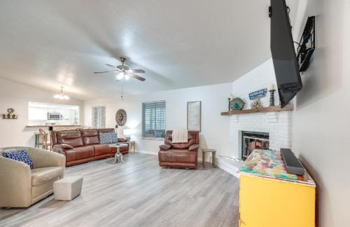 Spring Hill House | Heated Pool and 4-in-1 Grill Spring Hill Haven!