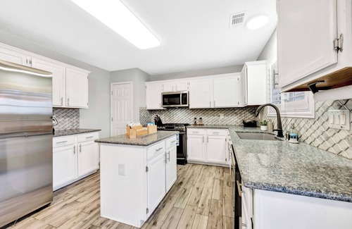 Rowlett House | Heated Pool and Hot tub in Rowlett/Game Room/Near Lakes