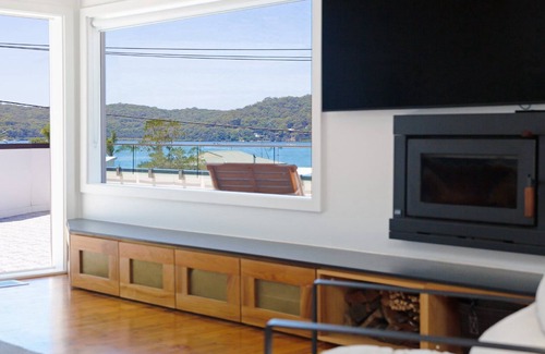 Pretty Beach Central Coast House | Heated pool, bay views and beaches