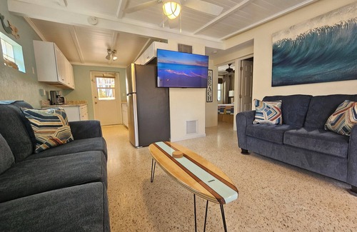 Englewood House | Heated Pool! FREE Bikes, Kayaks, Sups! One of a kind on Manasota Key!