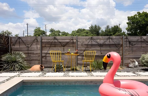 Govalle House | Heated Pool Haven w Hot Tub 3 min to DT