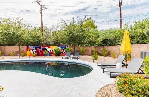 South Scottsdale House | Heated Pool Outdoor Kitchen Patio Modern Design