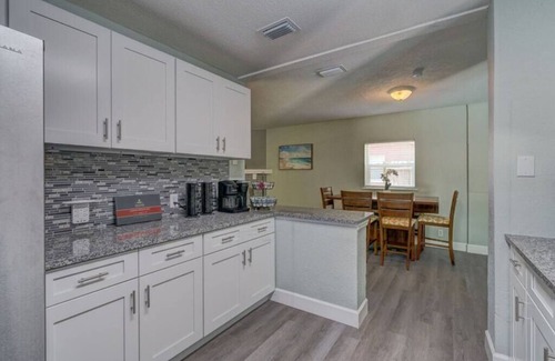 Pinellas Park House | Heated Pool w/Lanai-Beaches-St Pete-Pet Friendly
