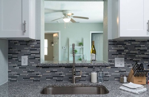 Pinellas Park House | Heated Pool w/Lanai-Beaches-St Pete-Pet Friendly
