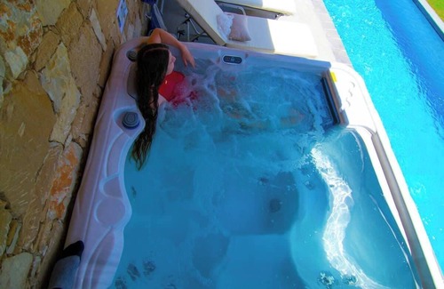 Kissamos Villa | Heated Private Seawater Ozone Pool, Jacuzzi,Cinema