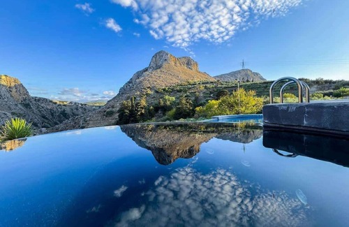 Kissamos Villa | Heated Private Seawater Ozone Pool, Jacuzzi,Cinema