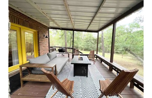 Bastrop House | Heated Swim Spa Pineforest Large Home/billards