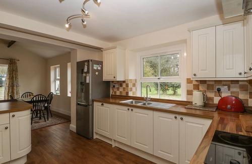 Saint Blazey Cottage | HEATHFIELD, pet friendly, with a garden in Milverton