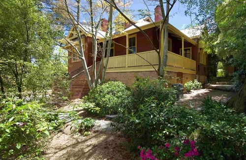 Blackheath House | Heathmont | Luxurious group accommodation 5mins walk to Blackheath Village