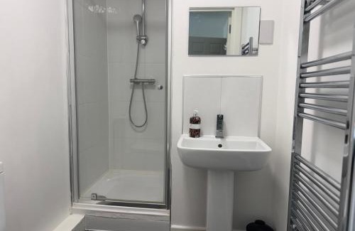 George Green Apartment | Heatrow central suites