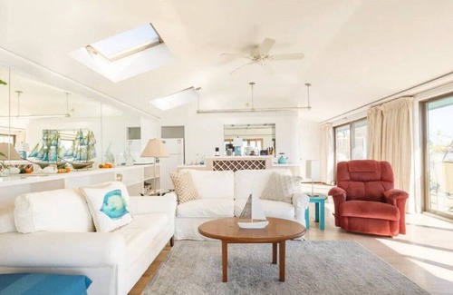 Catskill House | Heaven on Earth - Hudson Riverfront Home