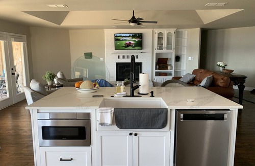 Graham House | Heaven with a walk in beach!