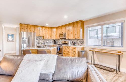 Tahoe Village Apartment | Heavenly Hideaway