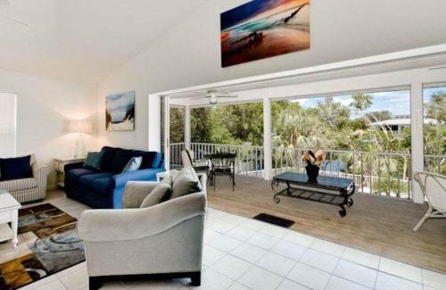 Anna Maria House | Heavenly Holly