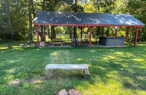 Luray Cabin | Heaven’s Oasis- Riverfront cabin with hot tub!