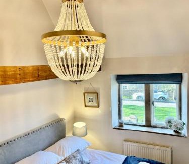Atworth House | HEBE COTTAGE - Idyllic and homely with attention to detail
