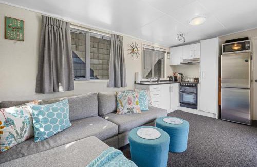 Robinsons Bay House | Hector's Tiny House - Akaroa Holiday Home
