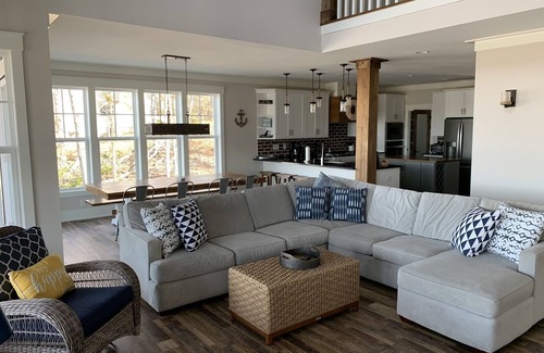 Moratuck Manor House | "Heels Hide-A-Way" Brand New House! Great Main Lake View! Deep Water! Sleeps 12