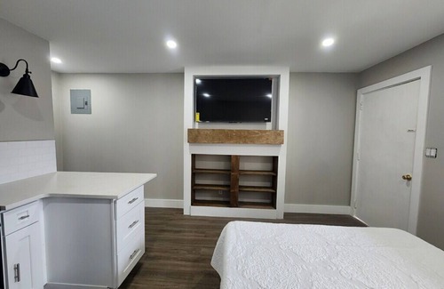 Kingwood Hotel | Heldreth Motel