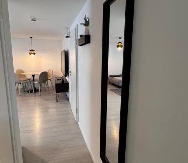 Sundheim Apartment | Helle 2-Zimmer Souterrain Wohnung