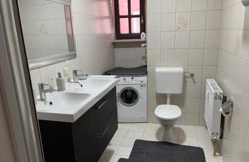 Landshut Apartment | Helle Zwei-Zimmer-Stadt-Wohnung am Bismarkplatz mit Tiefgarage