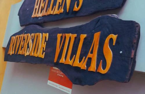 Moshi Bed & Breakfast | Hellens Riverside Villas Double Deluxe Room