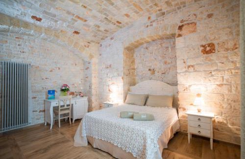 Ceglie Messapica Villa | HelloApulia - Masseria Petra Antica - Charming Family Retreat with Private Pool in Itria Valle
