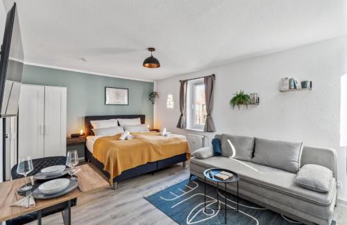 Braunschweig City Center Apartment | Hellohome I Gemütliches City Studio mit großer Dachterrasse & Parkplatz