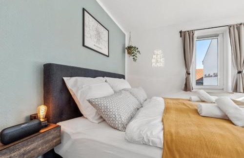 Braunschweig City Center Apartment | Hellohome I Gemütliches City Studio mit großer Dachterrasse & Parkplatz