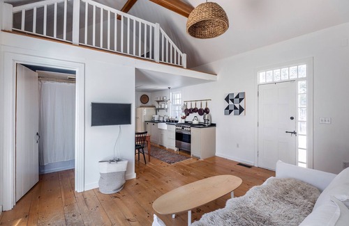 Goshen Apartment | Hemlock Hill Suite - 1-bedroom apartment with WiFi, AC in lovely Litchfield