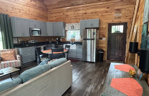Rogers Cabin | Hemlocks Over Muir in Rogers KY - Hot Tub & WiFi