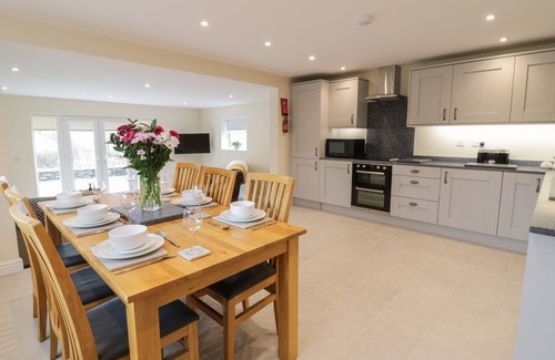 Corwen Cottage | HEN DY BRYN MAWNDY, family friendly, with a garden in Corwen
