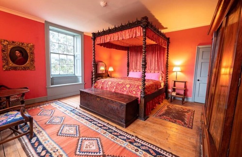Scunthorpe Other | Hen Party & Large Groups: Luxury Manor House: Sleeps 24