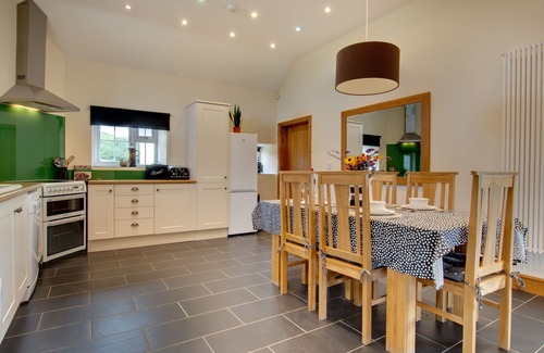 Llanrug House | Hen Stabl Llanrug - Two Bedroom House, Sleeps 4