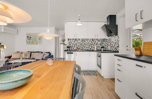Togeholt House | "Hendrina" - 500m from the sea by Interhome