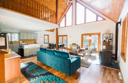 Valatie House | Hennett Road Hideaway with Hot Tub, Pool and Pellet Stove