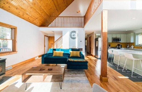 Valatie House | Hennett Road Hideaway with Hot Tub, Pool and Pellet Stove