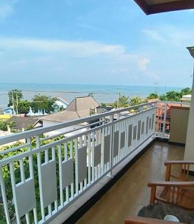 Paciran House | Hennoyustian Homestay
