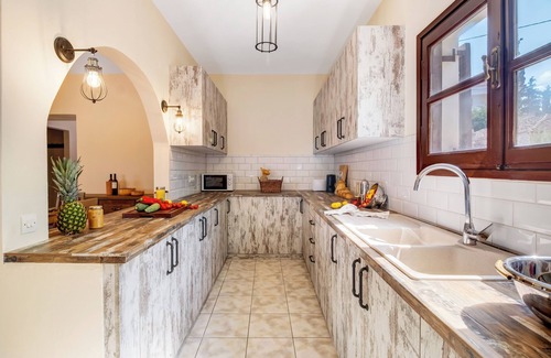Nea Tirintha House | Herakles House, fully fenced, garden & large terrace, 10 min drive to Nafplio