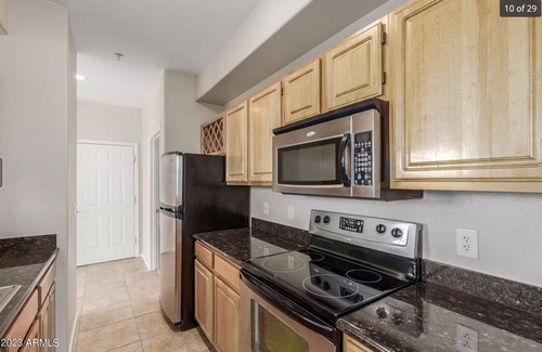 Deer Valley Condo | Here's to a relaxing stay.pool, spa, sauna, shaded walkways? Ahhh.no cares.