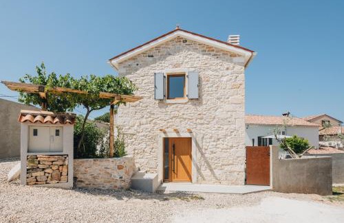 Valtura Villa | Heritage New Stone Villa Allegra - Private Swimming Pool & Garden