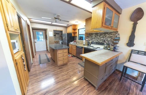 Mount Sterling House | Hermann Lake House offering you a serene, peaceful and exclusive get away.