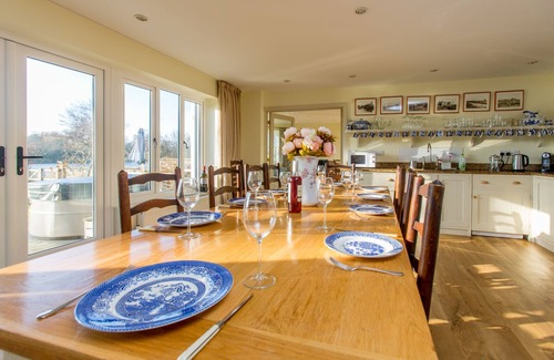 Thorpeness Apartment | Hermitage - sleeps 12 guests in 7 bedrooms