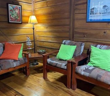 San Isidro de El General House | Hermosa Cabaña equipada, en medio de zonas verdes