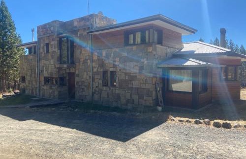 Los Alerces National Park House | Hermosa Casa en Bosque De Pinos Trevelin!