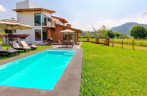 El Santuario House | Hermosa Casa en San Gaspar con Vista al Lago